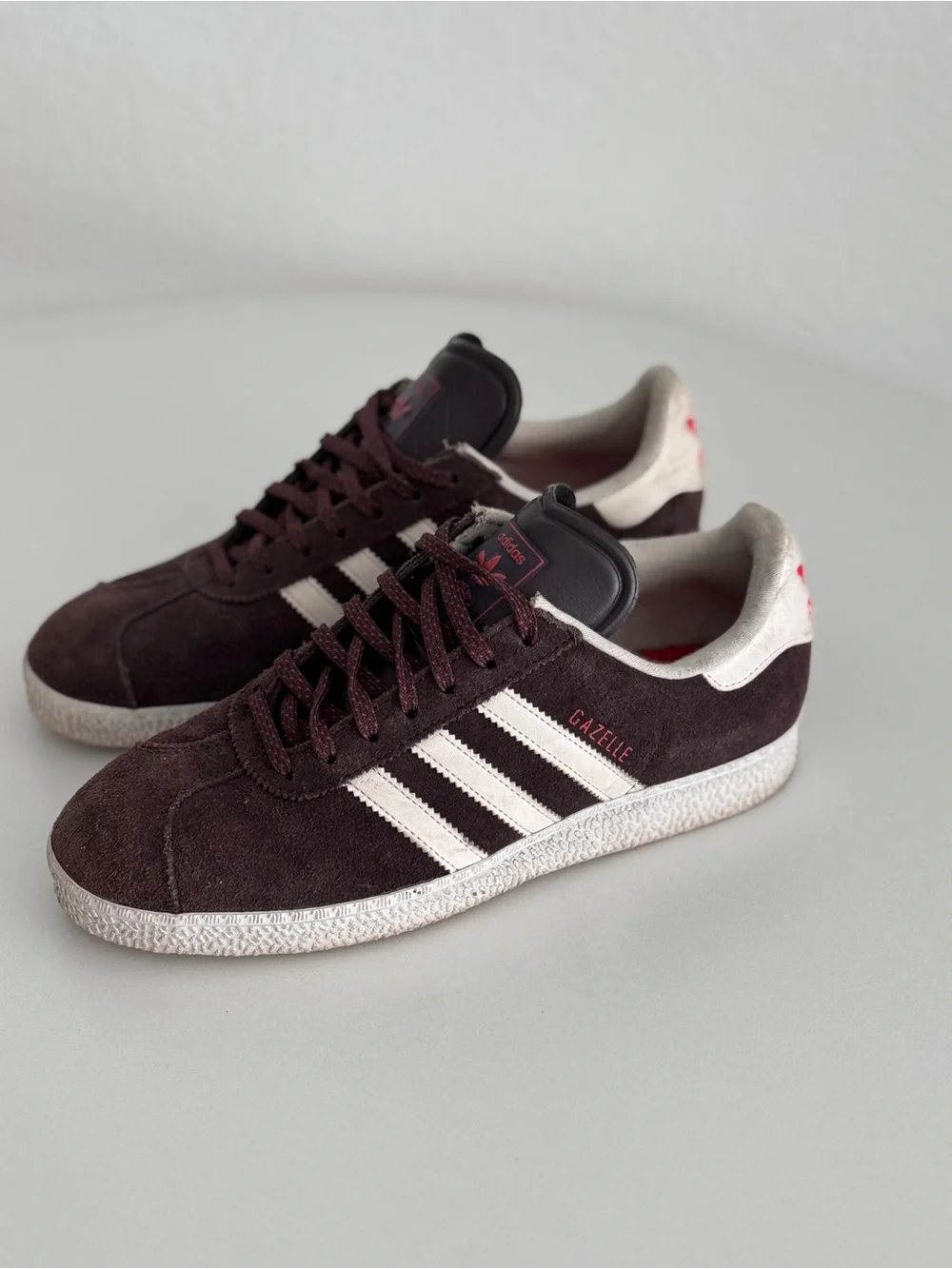 adidas gazelle burgundy, gray Suede Sneakers with Cream Stripes size 7